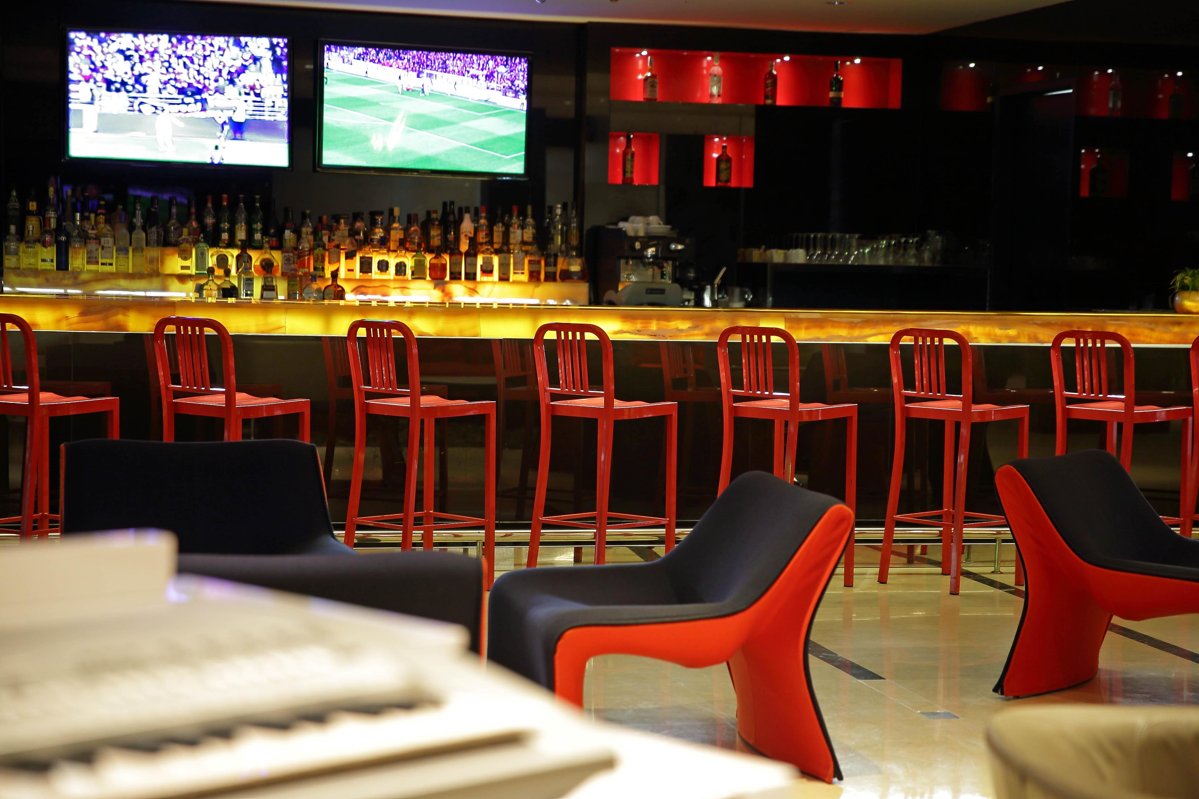 Sheraton Grand Panama Exterior foto The bar at the hotel